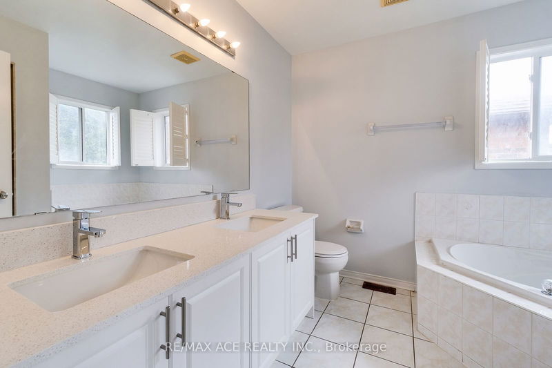 14 Castleford Dr  Toronto, M1T 3X5 | Image 16