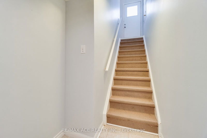 14 Castleford Dr  Toronto, M1T 3X5 | Image 31