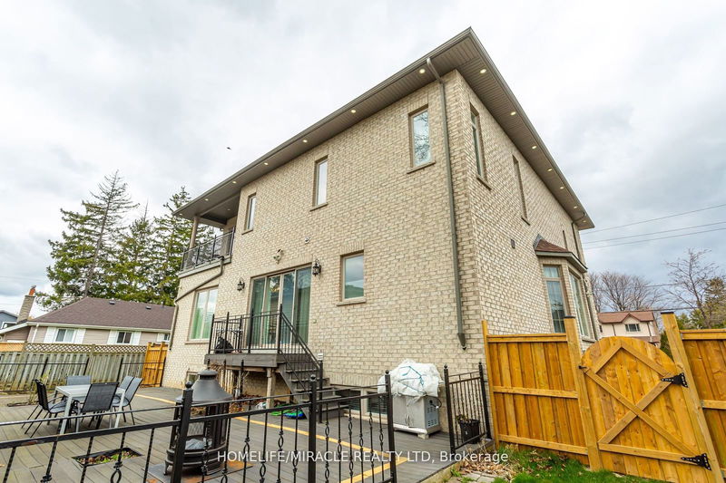 369 Toynevale Rd  Pickering, L1W 2G9 | Image 36