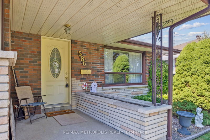 586 Central Pk Blvd N Oshawa, L1G 6A4 | Image 4