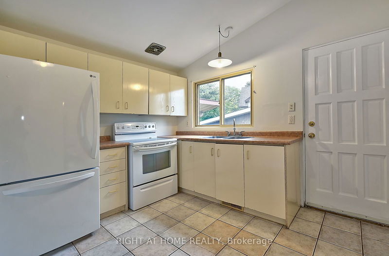 34 Oakley Blvd  Toronto, M1P 3P3 | Image 11