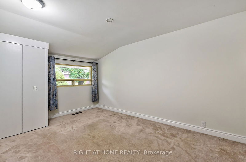 34 Oakley Blvd  Toronto, M1P 3P3 | Image 16