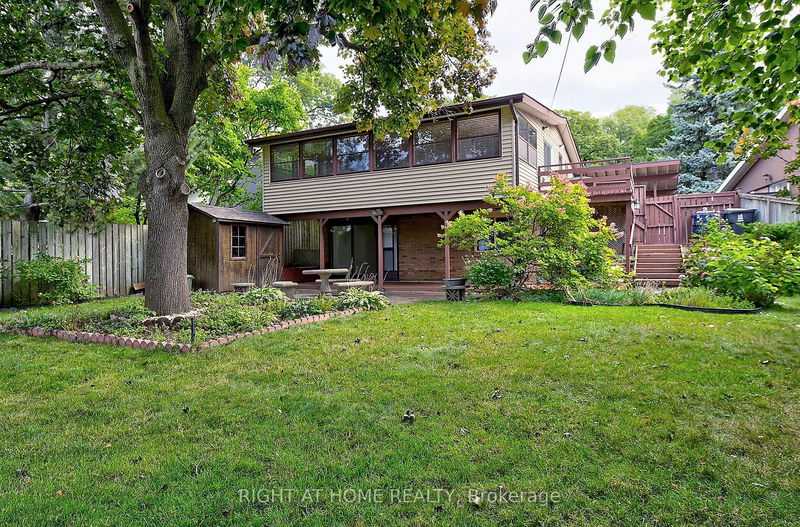 34 Oakley Blvd  Toronto, M1P 3P3 | Image 2