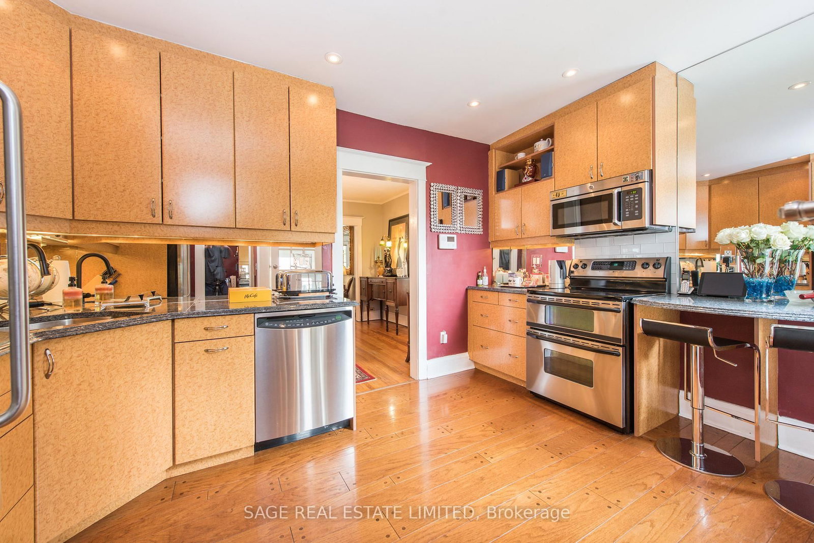 Listing Image 7
