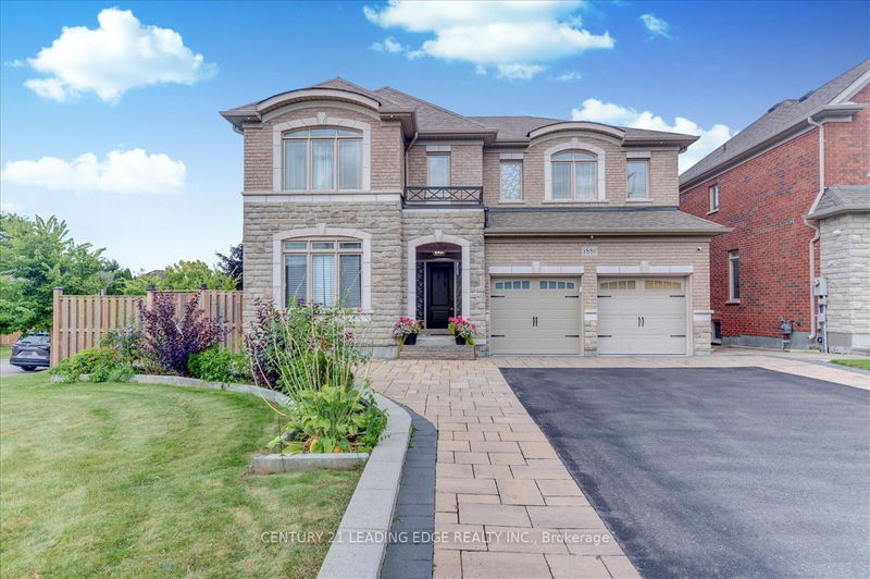 1881 Pine Grove Ave  Pickering, L1V 1K7 | Image 2