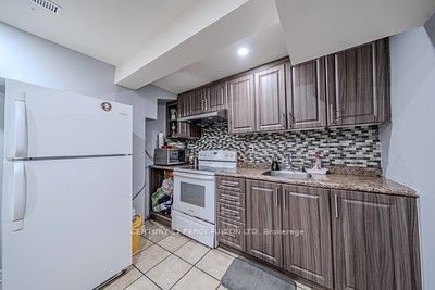 104 Shady Hollow Dr  Toronto, M1V 2L8 | Image 26