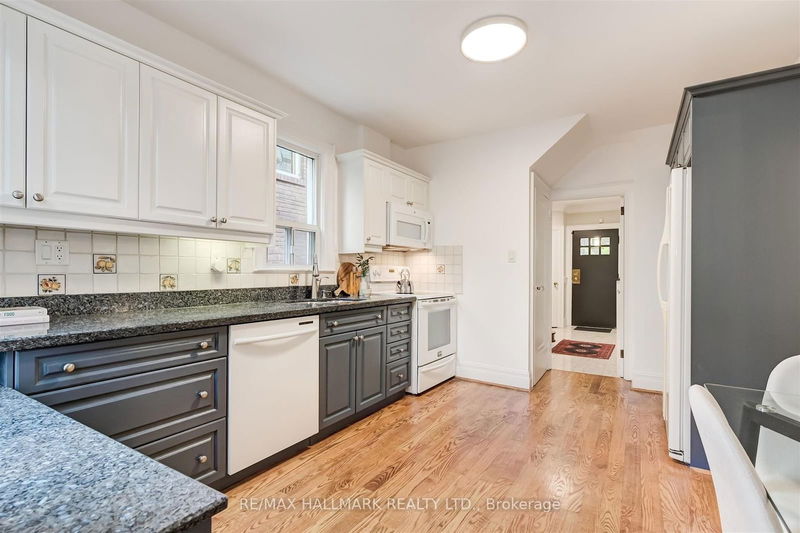 42 Chester Hill Rd  Toronto, M4K 1X3 | Image 10