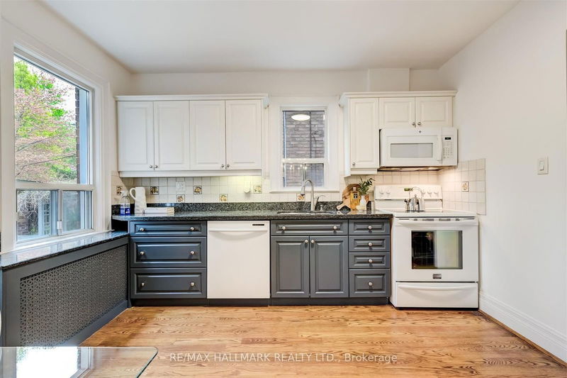 42 Chester Hill Rd  Toronto, M4K 1X3 | Image 12