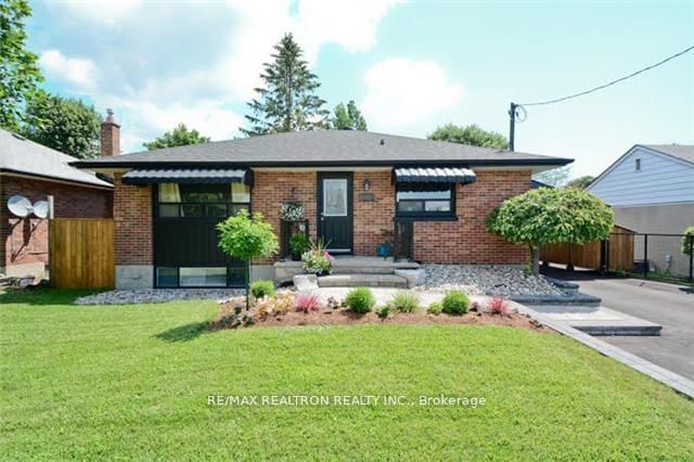 home for lease on Bsmnt-607 Stevenson Road N