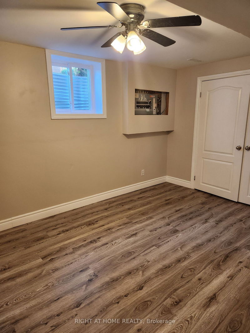 home for lease on 6 Hawker Court N