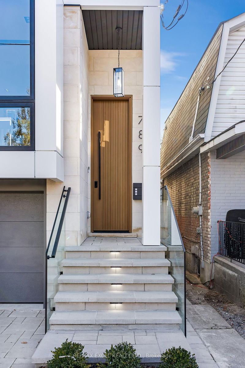 789 Sammon Ave  Toronto, M4C 2E6 | Image 4