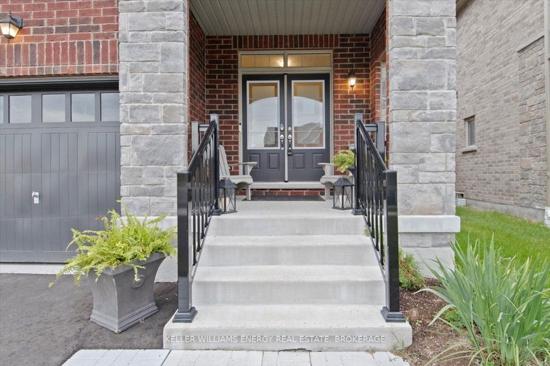 160 Rosswell Dr  Clarington, L1E 0A5 | Image 2