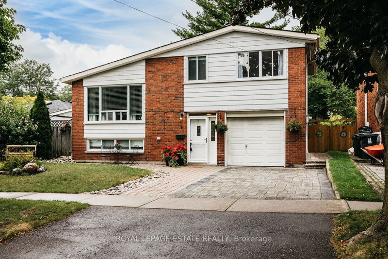 4 Benorama Cres  Toronto, M1H 1K7 | Image 1