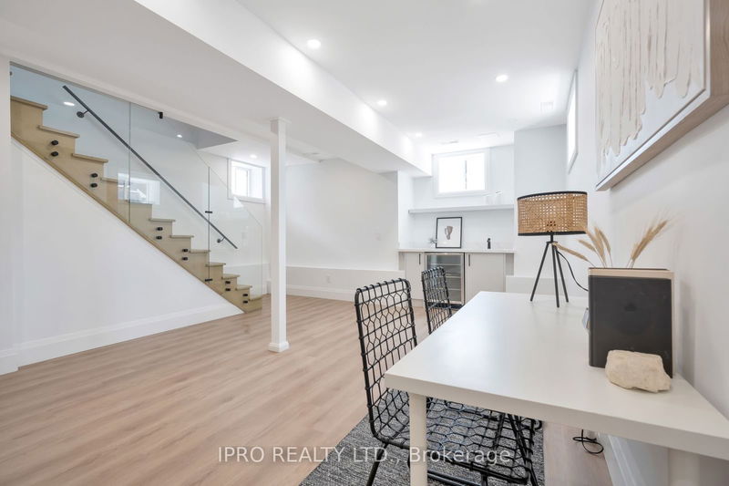 1384 Pape Ave  Toronto, M4K 3X5 | Image 34