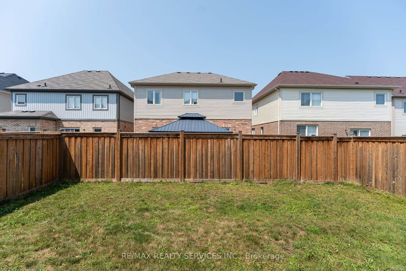 96 Bruce Cameron Dr  Clarington, L1C 0W1 | Image 40