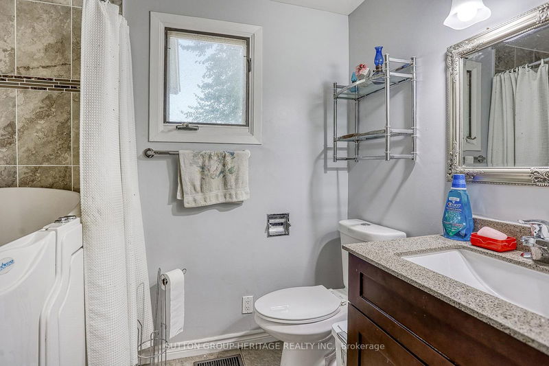 4 Wheelhouse Dr  Clarington, L1B 1B9 | Image 21