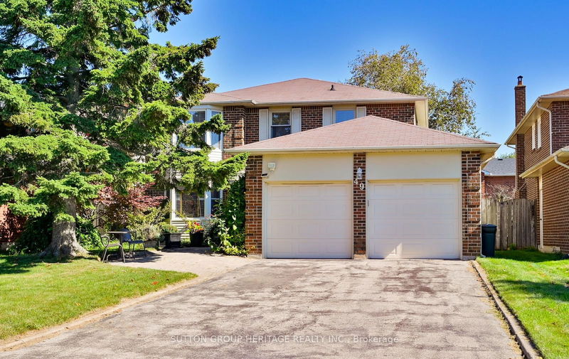 home for sale on 49 Farrow Crescent
