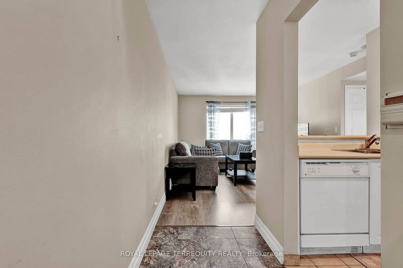  1215 - 1 Lee Centre Dr  Toronto, M1H 3J2 | Image 6