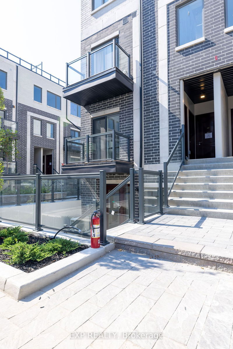 home for lease on C1-206-3423 Sheppard Avenue E