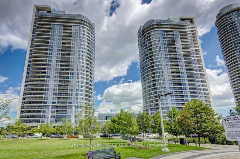 home for lease on 811-181 Village Green Square