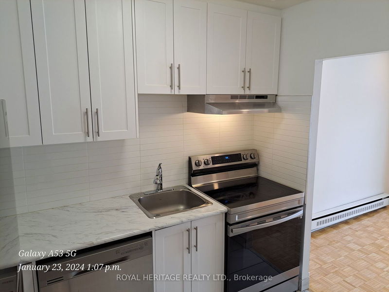home for lease on 101-949 Simcoe Street N