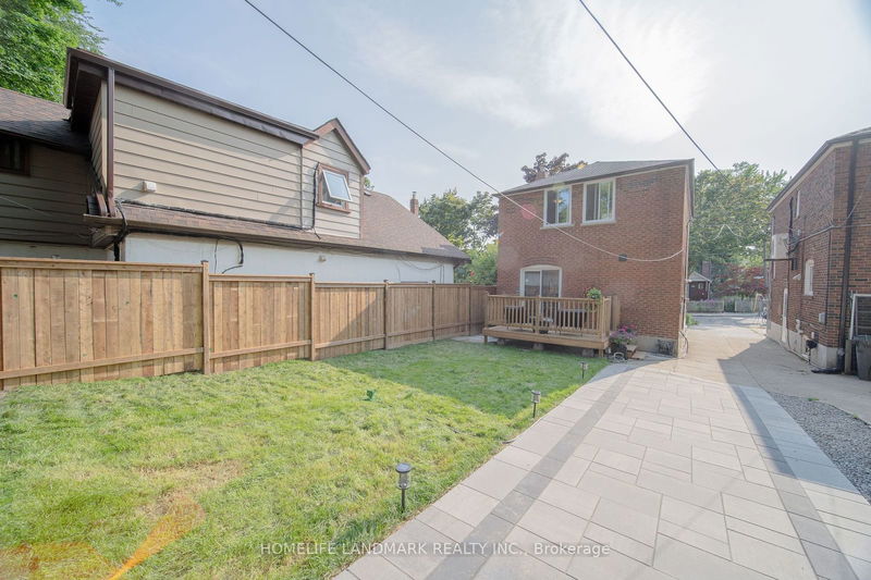 127 Highfield Rd  Toronto, M4L 2T9 | Image 32