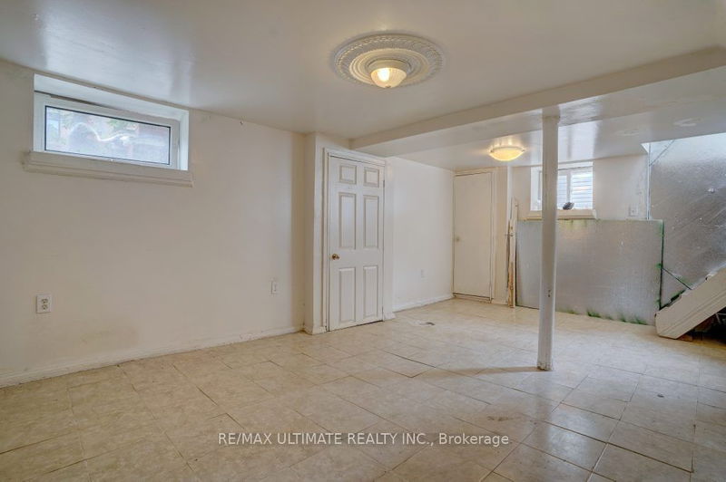 2 Dearbourne Ave  Toronto, M4K 1M7 | Image 16