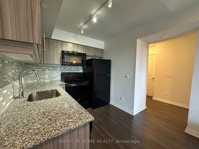 Unit 501 — 30 Meadowglen Pl, Toronto - Woburn image-0-2