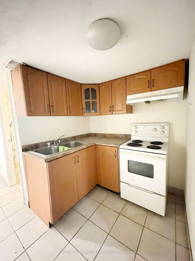 Unit Lower — 885 Gerrard St, Toronto - South Riverdale image-0-1