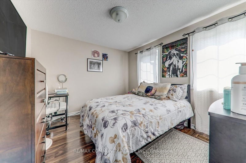 1813 Dalhousie Cres  Oshawa, L1G 8C5 | Image 17