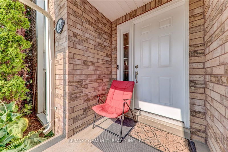 1813 Dalhousie Cres  Oshawa, L1G 8C5 | Image 5