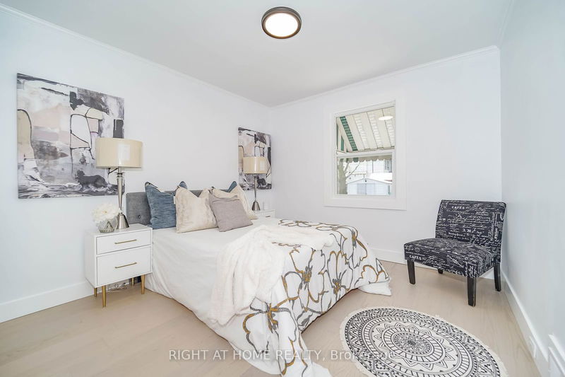 1360 Woodbine Ave  Toronto, M4C 4G5 | Image 16