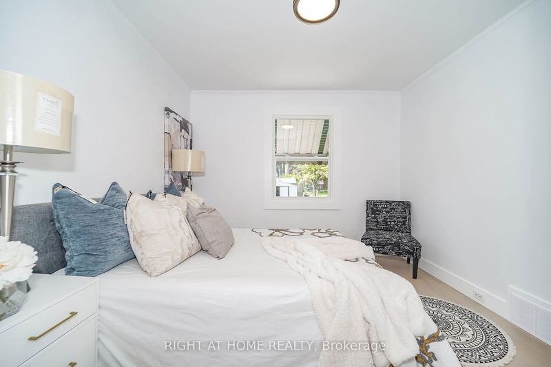 1360 Woodbine Ave  Toronto, M4C 4G5 | Image 17