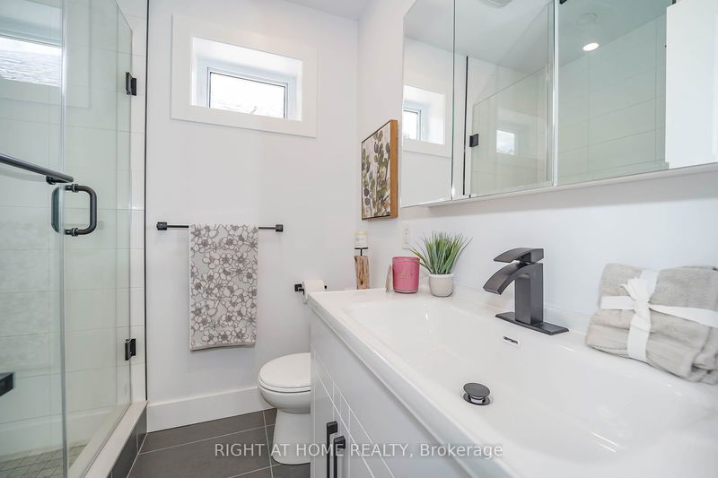 1360 Woodbine Ave  Toronto, M4C 4G5 | Image 23