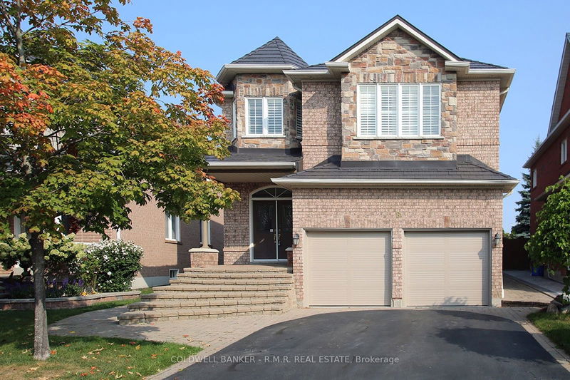 home for lease on 8 Temple-West Crescent