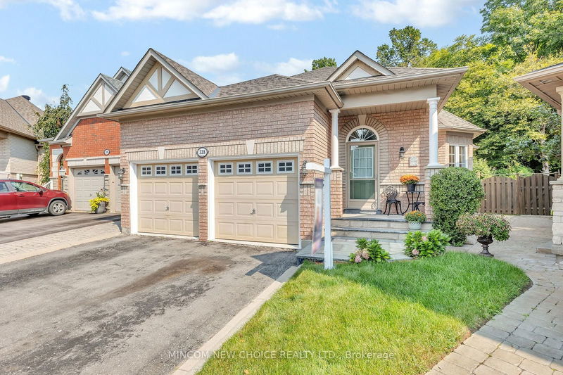 328 Mapleview Crt  Pickering, L1X 2X3 | Image 1