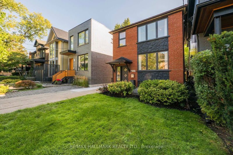 905 Carlaw Ave  Toronto, M4K 3L4 | Image 1