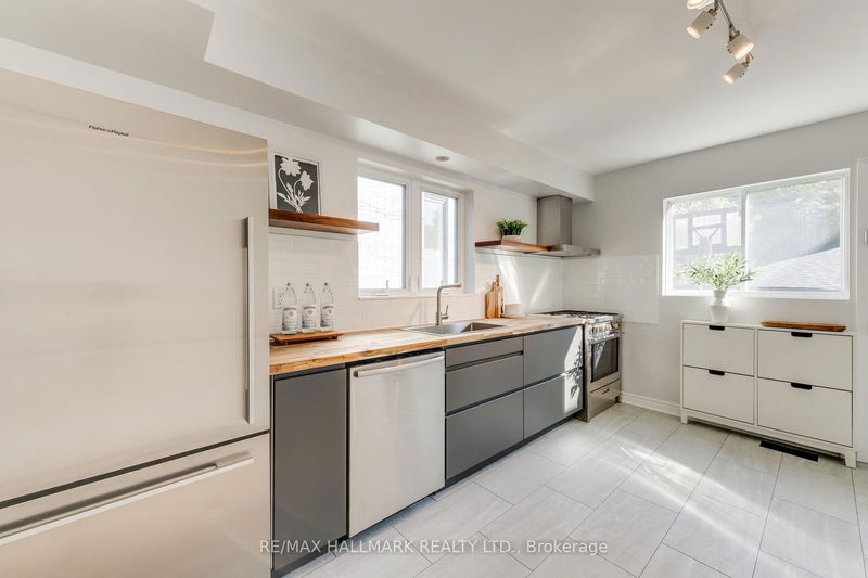 905 Carlaw Ave  Toronto, M4K 3L4 | Image 19