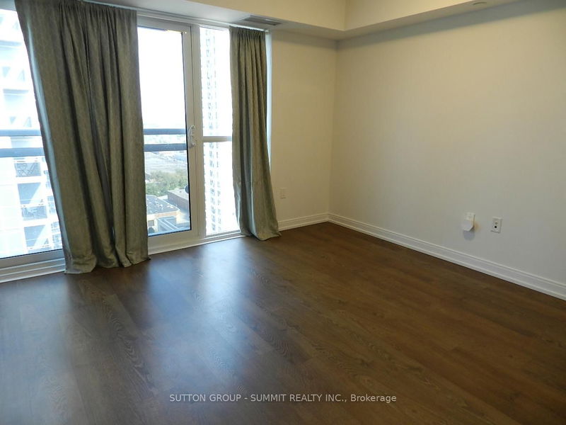 home for lease on 1717-275 VILLAGE GREEN Square