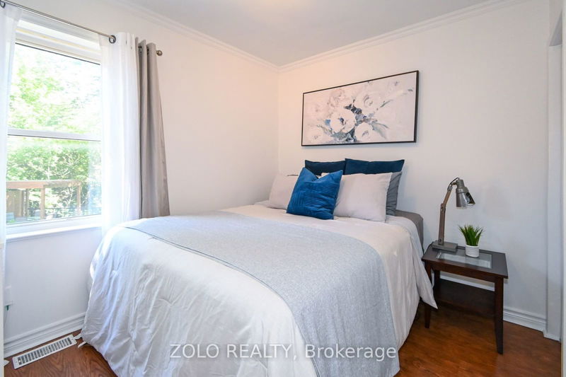 17 Glenfield Cres  Toronto, M4B 2Y1 | Image 11