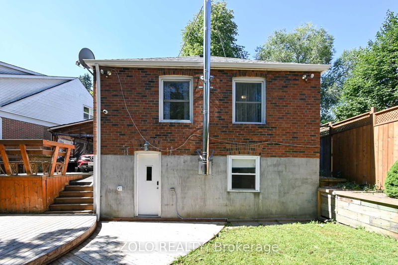 17 Glenfield Cres  Toronto, M4B 2Y1 | Image 24