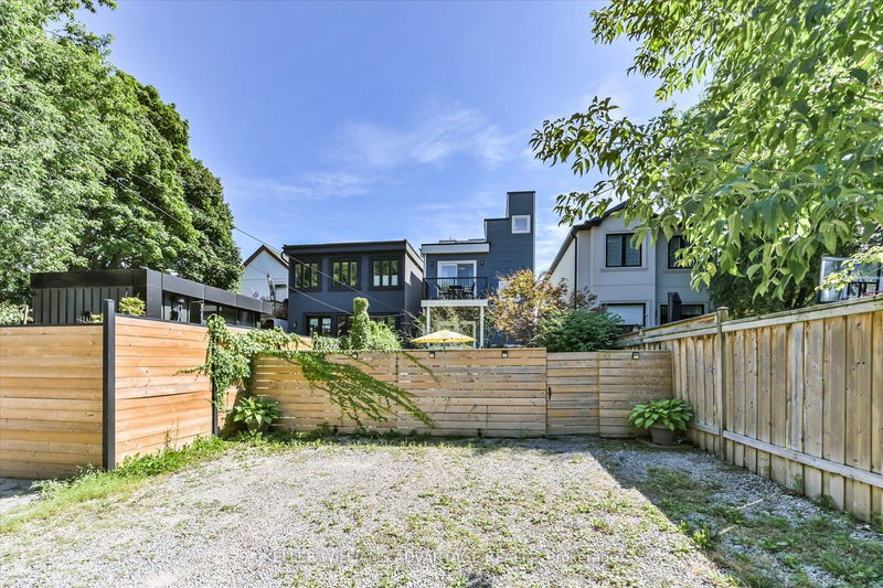 1568 Dundas St E Toronto, M4L 1K8 | Image 40