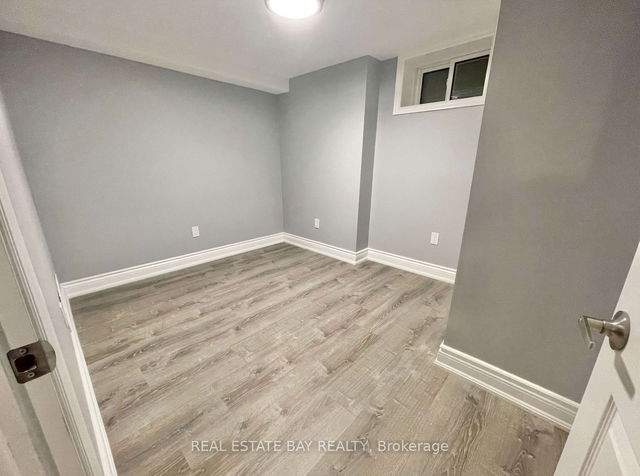 887 Sproule Crescent