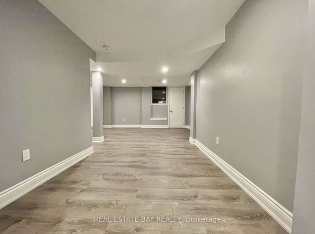 887 Sproule Crescent
