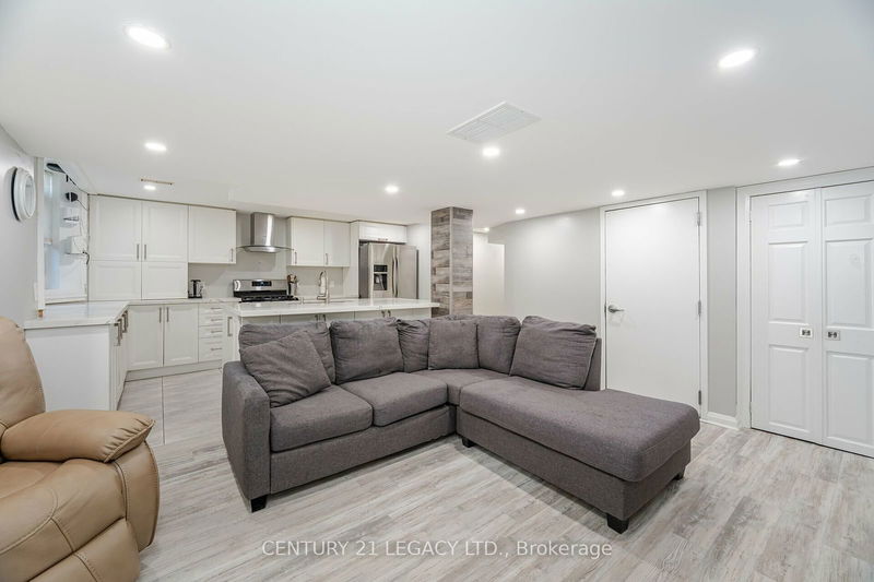 8 Kirkham Dr  Ajax, L1S 5K5 | Image 36