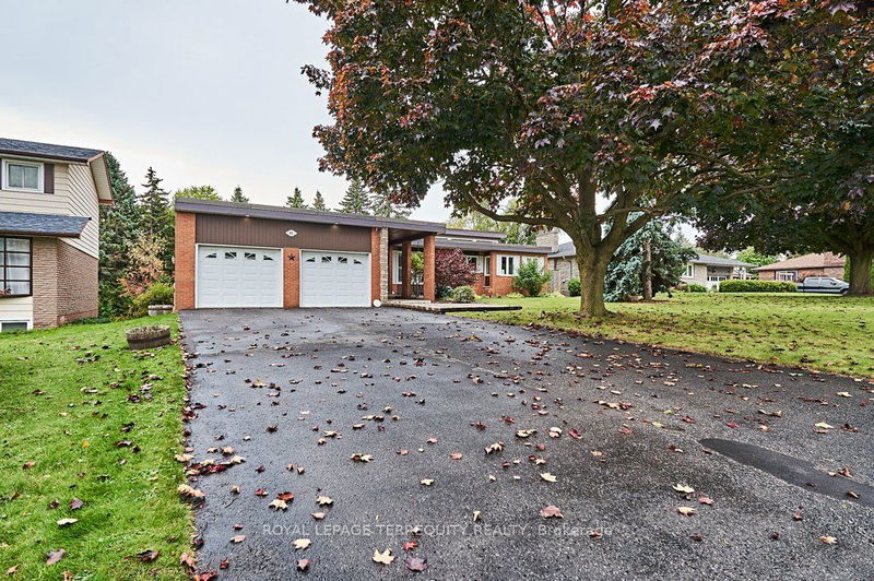 home for lease on Bsmt 1-83 Sherwood Road E