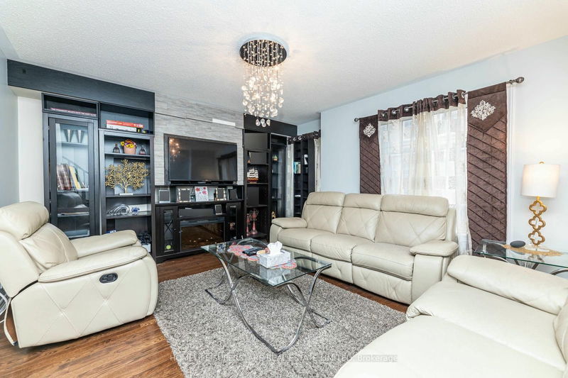 2 Strangford Lane  Toronto, M1L 0E4 | Image 13