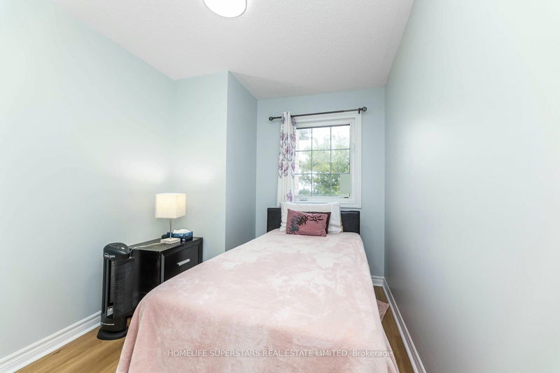 2 Strangford Lane  Toronto, M1L 0E4 | Image 24