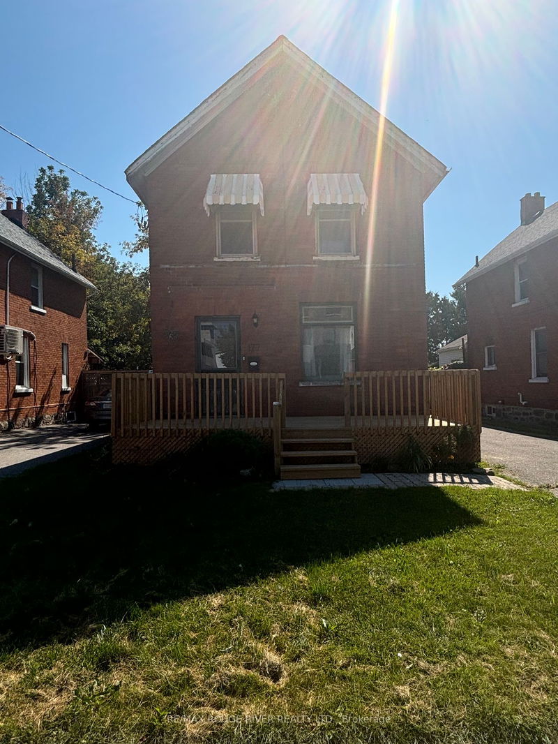 home for lease on 177 Athol Street E