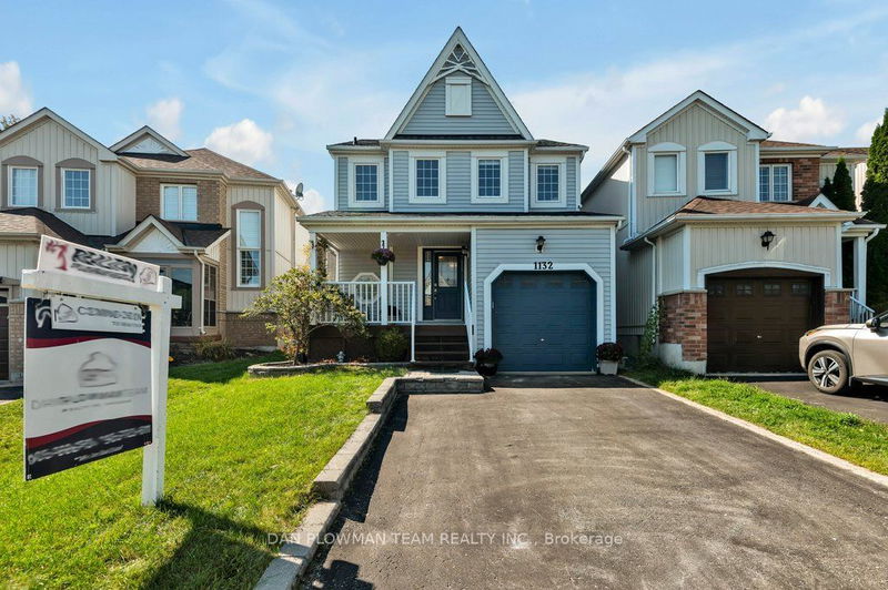 home for sale on 1132 Ashgrove Crescent